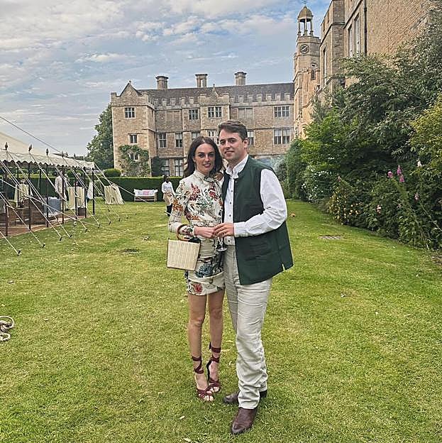 Lady Violet Manners y William James Lindesay-Bethune. 