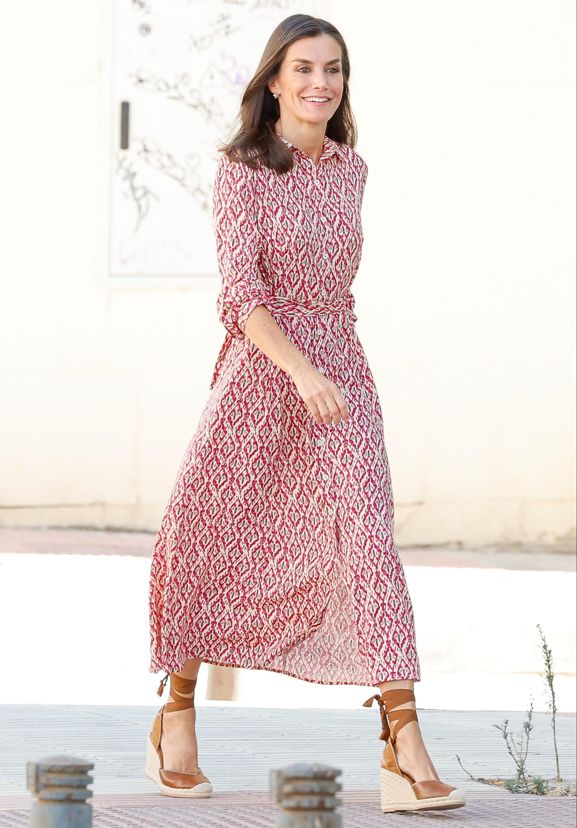 Reina Letizia con alpargatas