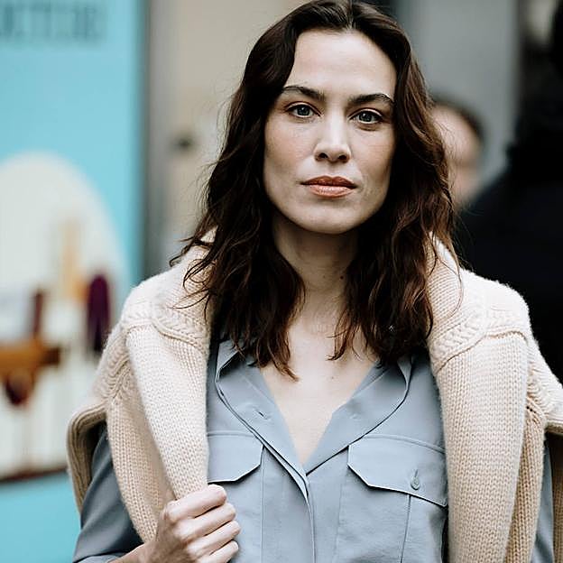 Las mejores bases de maquillaje para rosácea que camuflan las rojeces y alivian la sensibilidad