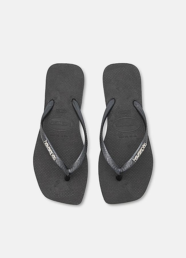 Imagen - Chanclas negras de Havaianas, 25,55 euros.