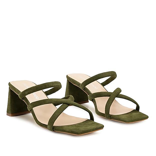 Mule de tacón verde de Andypola, 54,90 euros.