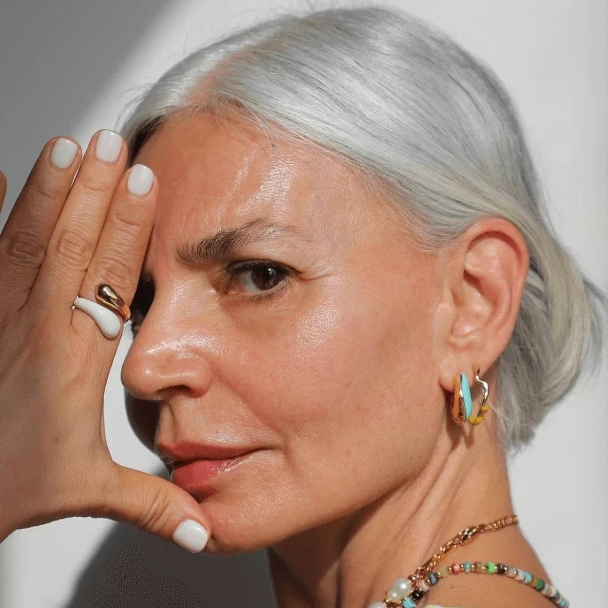 Estos son los sérums antiedad de farmacia para mujeres +50 que te recomendamos.