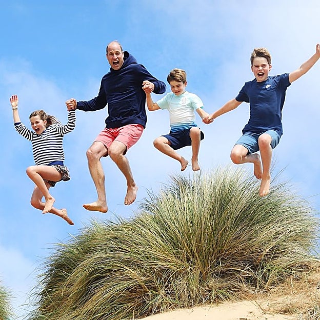 El príncipe Guillermo y sus hijos, de vacaciones. 