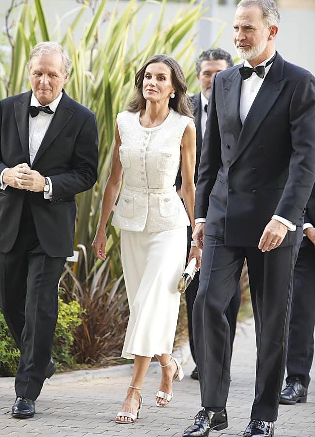 Imagen - La reina Letizia con un vestido midi de Self-Portrait. /LIMITED PICTURES