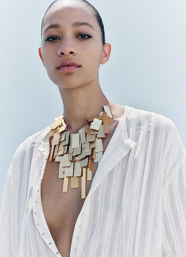 Imagen - Collar placas dorado de Zara.