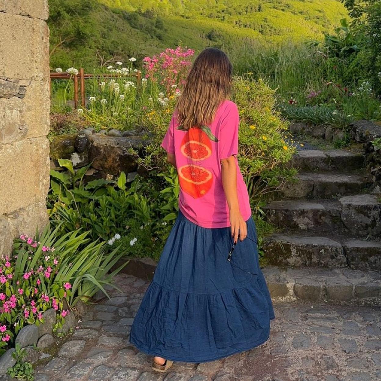 Estas son las camisetas oversize con mensaje que triunfan en verano