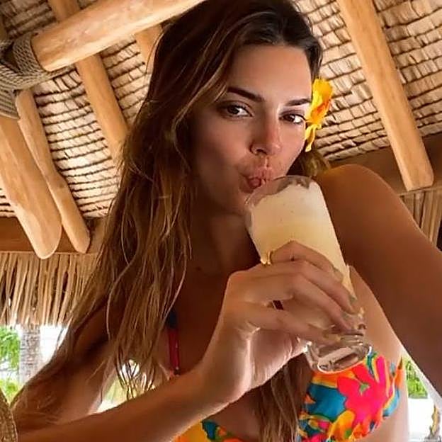 La modelo Kendall Jenner con tendencia island girl makeup