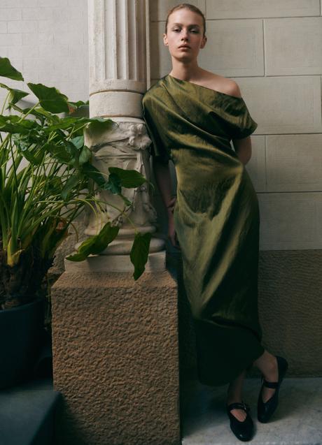 Imagen - Vestido midi de Massimo Dutti (99,99 euros)