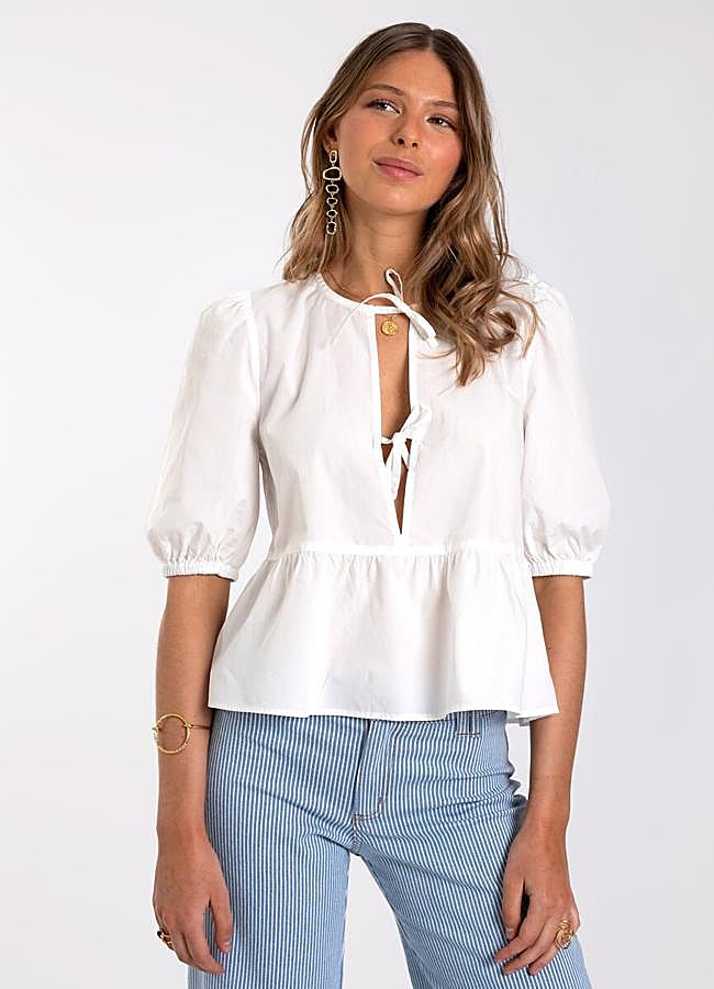 Imagen - Blusa con lazos en color blanco de The Are.