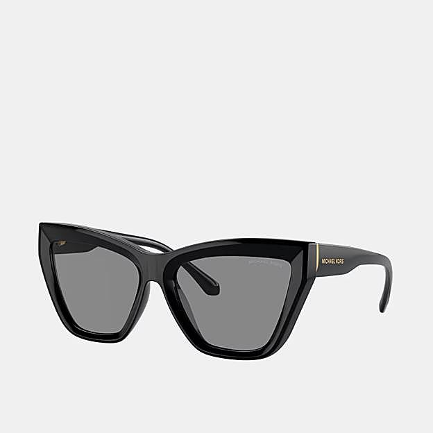Gafas de sol en negro de Michael Kors.