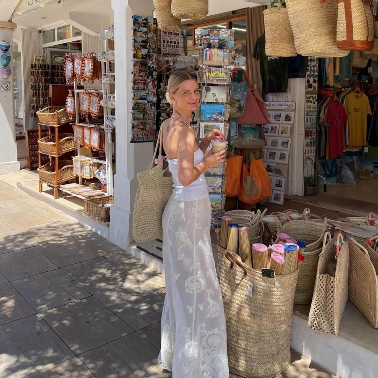 Los bañadores rebajados de Zara Home que puedes lucir con pantalones