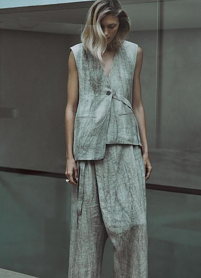 Imagen - Conjunto efecto arrugado en lino de Zara.