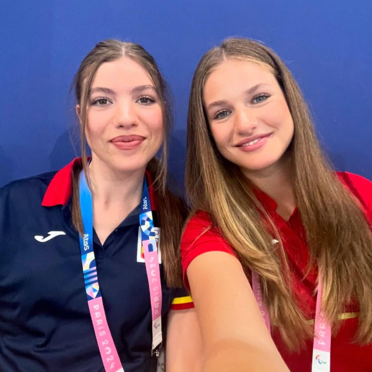 Leonor y Sofía, en uno de los múltiples selfies que han publicado en el perfil de Instagram de Casa Real. 