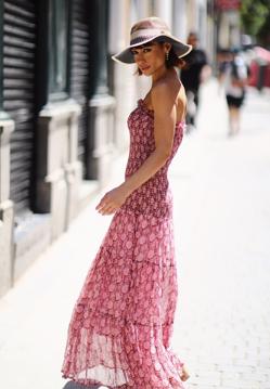 Imagen secundaria 2 - Marta Pombo, María Pombo y Natalia Verbeke.