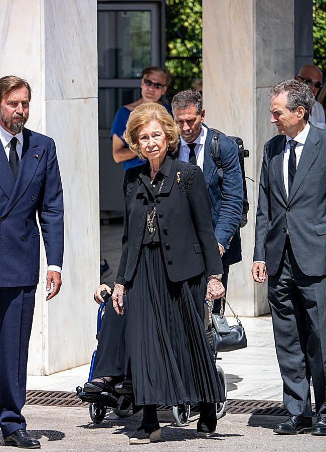 Imagen - La reina Sofía con una falda plisada negra. / GTRES