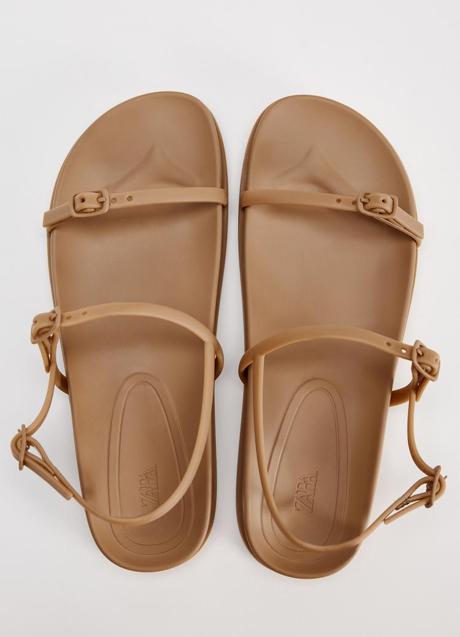 Imagen - Sandalias planas de Zara (19,99 euros)