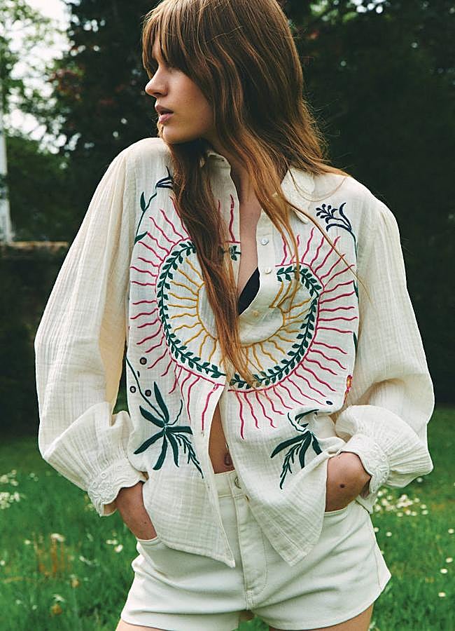 Imagen - Blusa ancha en tejido rústico con bordado