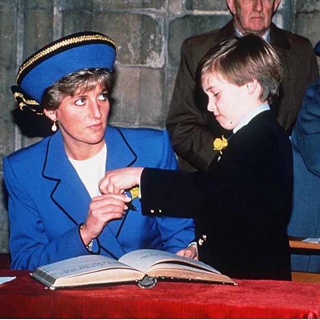 La princesa Diana con un joven Guillermo. 