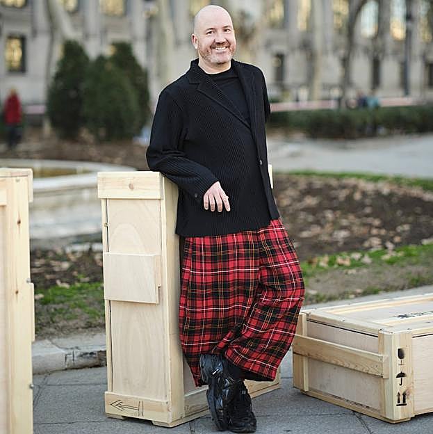 Manuel Segade en el Paseo del Prado de Madrid. 