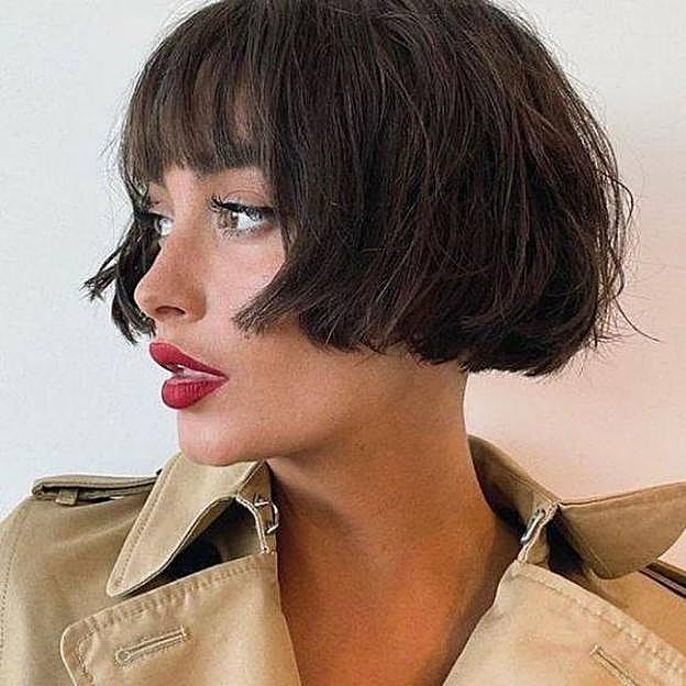 Micro bob con flequillo recto