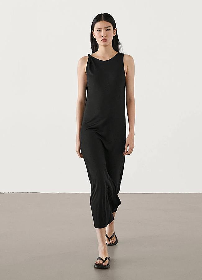 Imagen - Vestido midi color negro simple