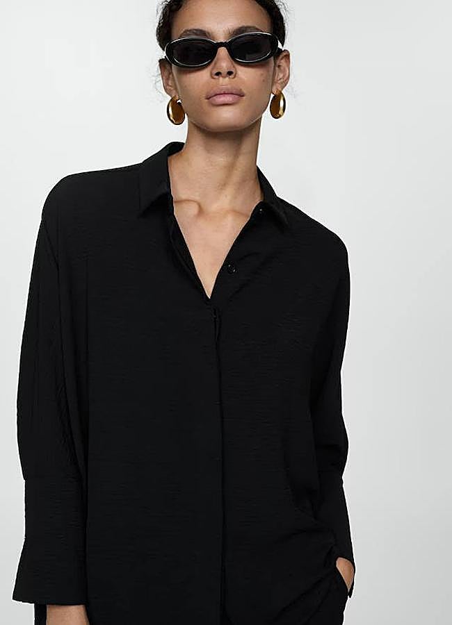 Imagen - Camisa clásica oversize en color negro