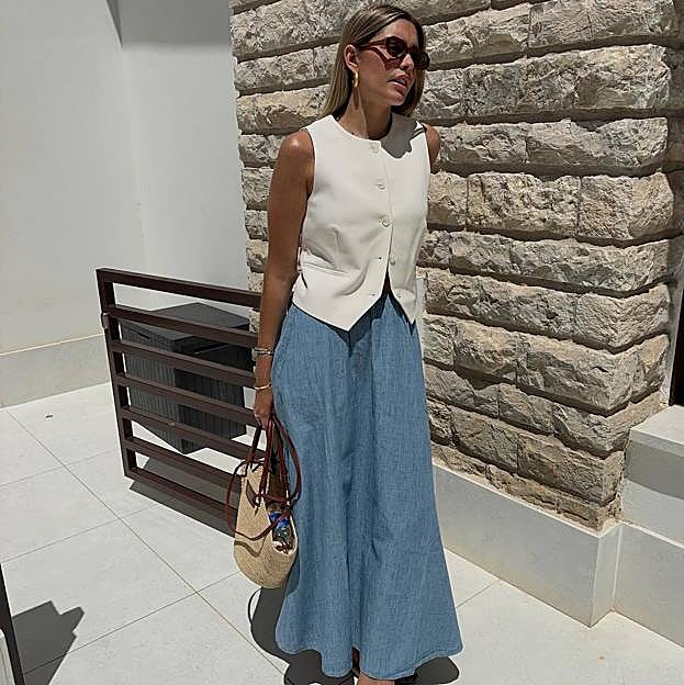 Estas faldas vaqueras son la mejor compra de la nueva temporada que te pondrás a diario con todo