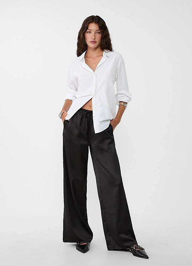 Imagen - Pantalones negros fluidos en tejido satinado