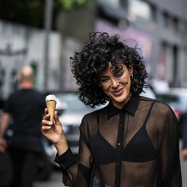 Pre-poo: la técnica del método curly que acabará con el encrespamiento del pelo rizado