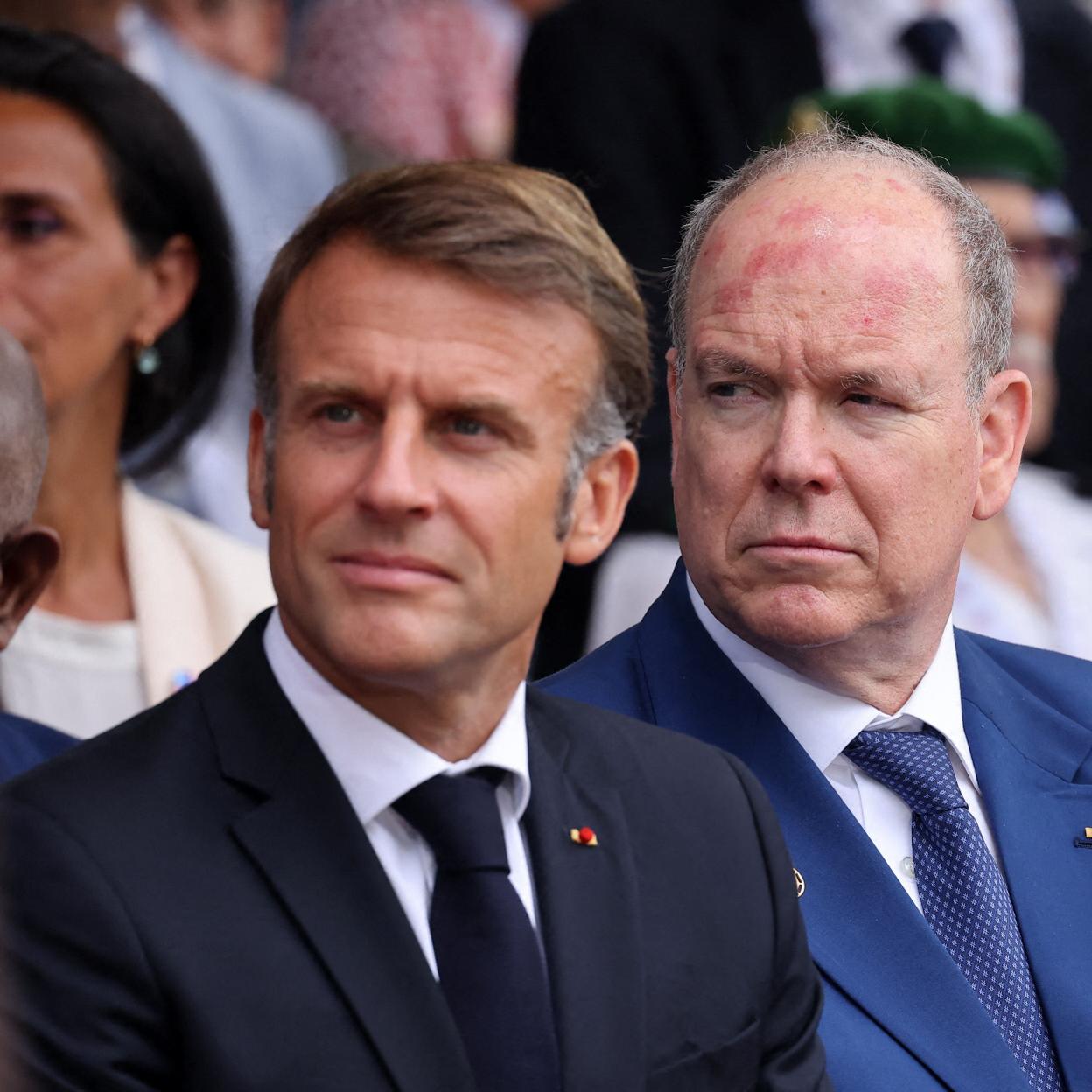 El principe Alberto de Mónaco junto a Emmanuel Macron. 