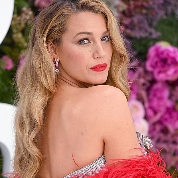 El secreto de la melena XL perfecta de Blake Lively: no usa acondicionador
