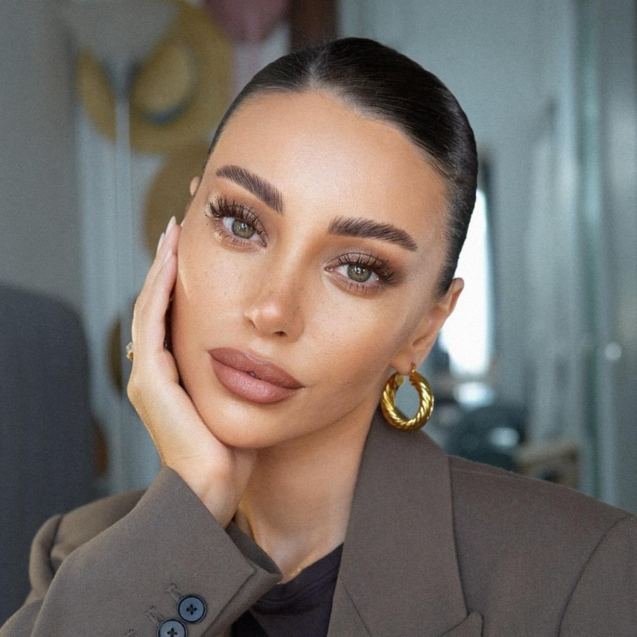 Estos contornos de ojos antiedad eliminan arrugas e hidratan. 