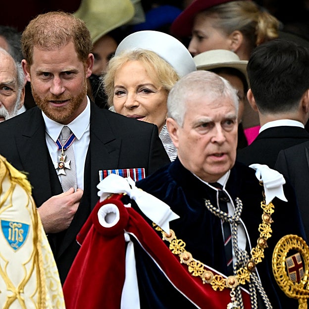 Harry y Andrés, dos piedras en el zapato de Carlos III.