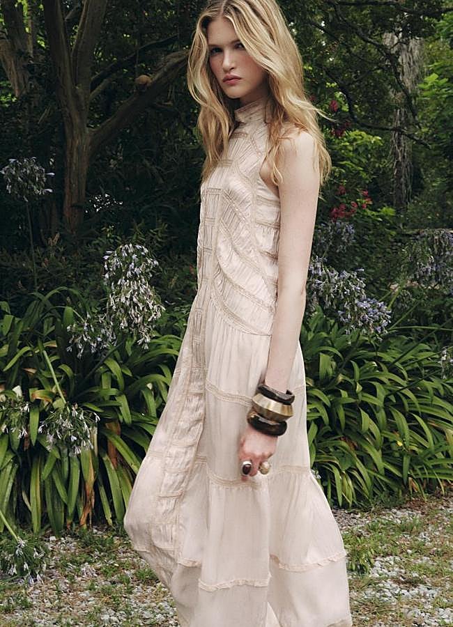 Imagen - Vestido midi de encaje de Zara.