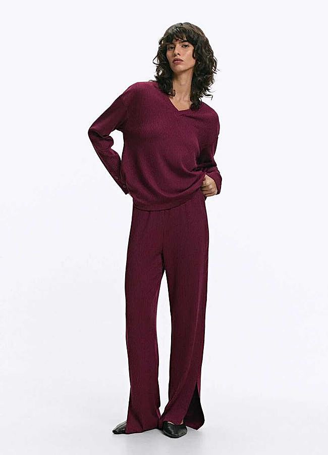 Imagen - Jersey con cuello en V (9,99€) y pantalones con cintura elástica (9,99€) de Parfois