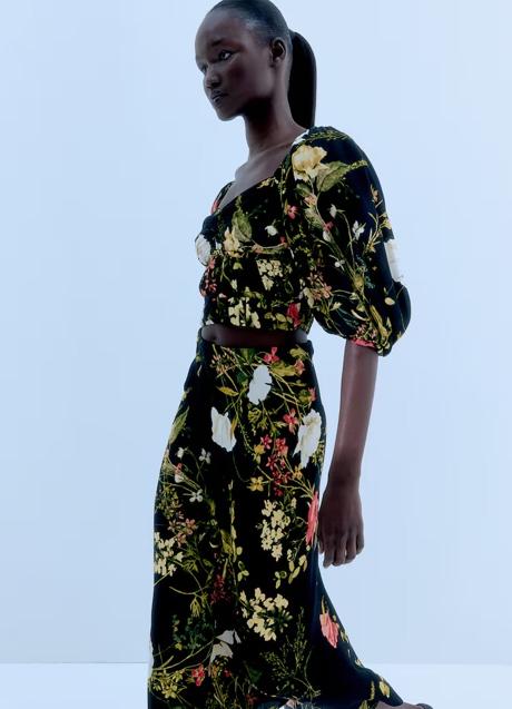 Imagen - Falda con estampado de flores de H&M (17,99 euros)