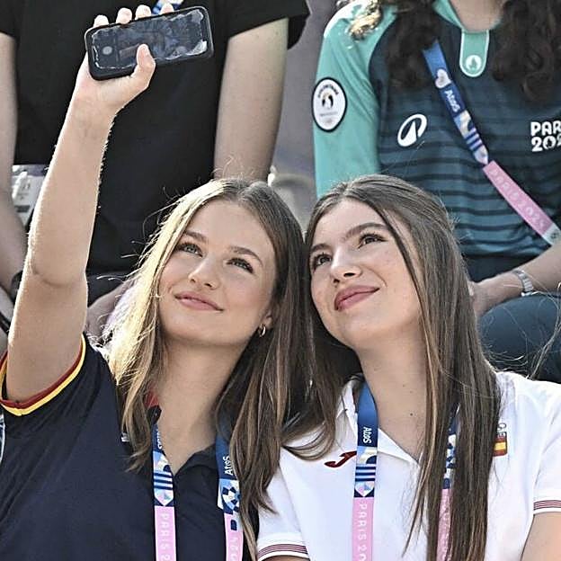 Leonor y Sofía también publicaron sus propios 'selfies' durante los Juegos de París 2024. 