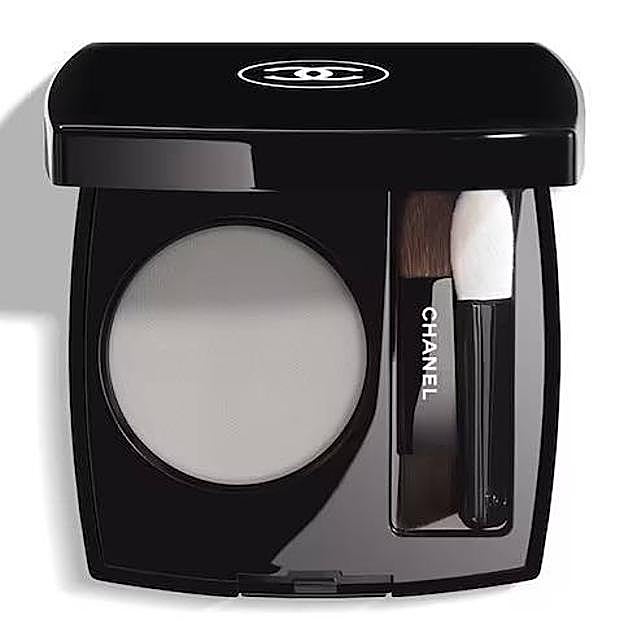 Ombre Essentiel de Chanel en tono 230 Gris Paris