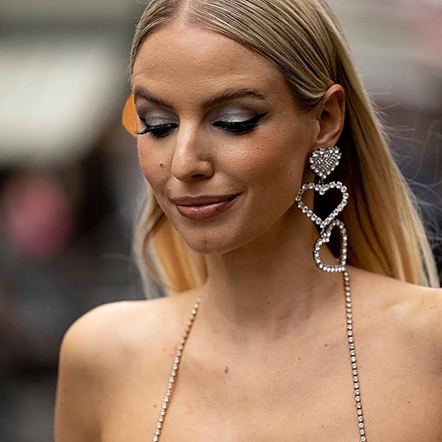 Las mejores sombras de ojos grises para llevar el maquillaje tendencia de la temporada