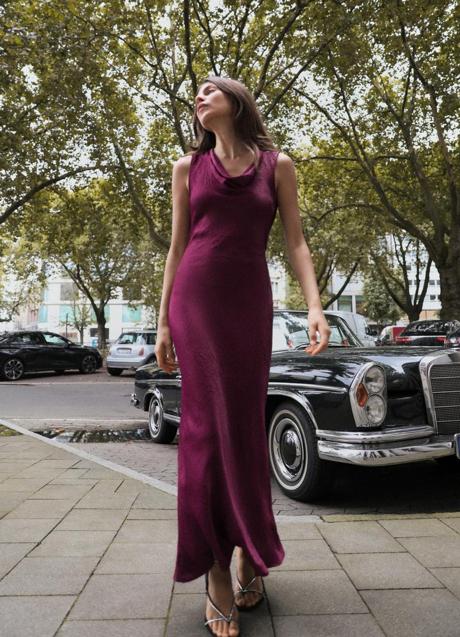 Imagen - Vestido midi de Zara (39,99 euros)