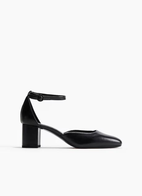 Imagen - Zapatos negros de H&M (29,99 euros euros)