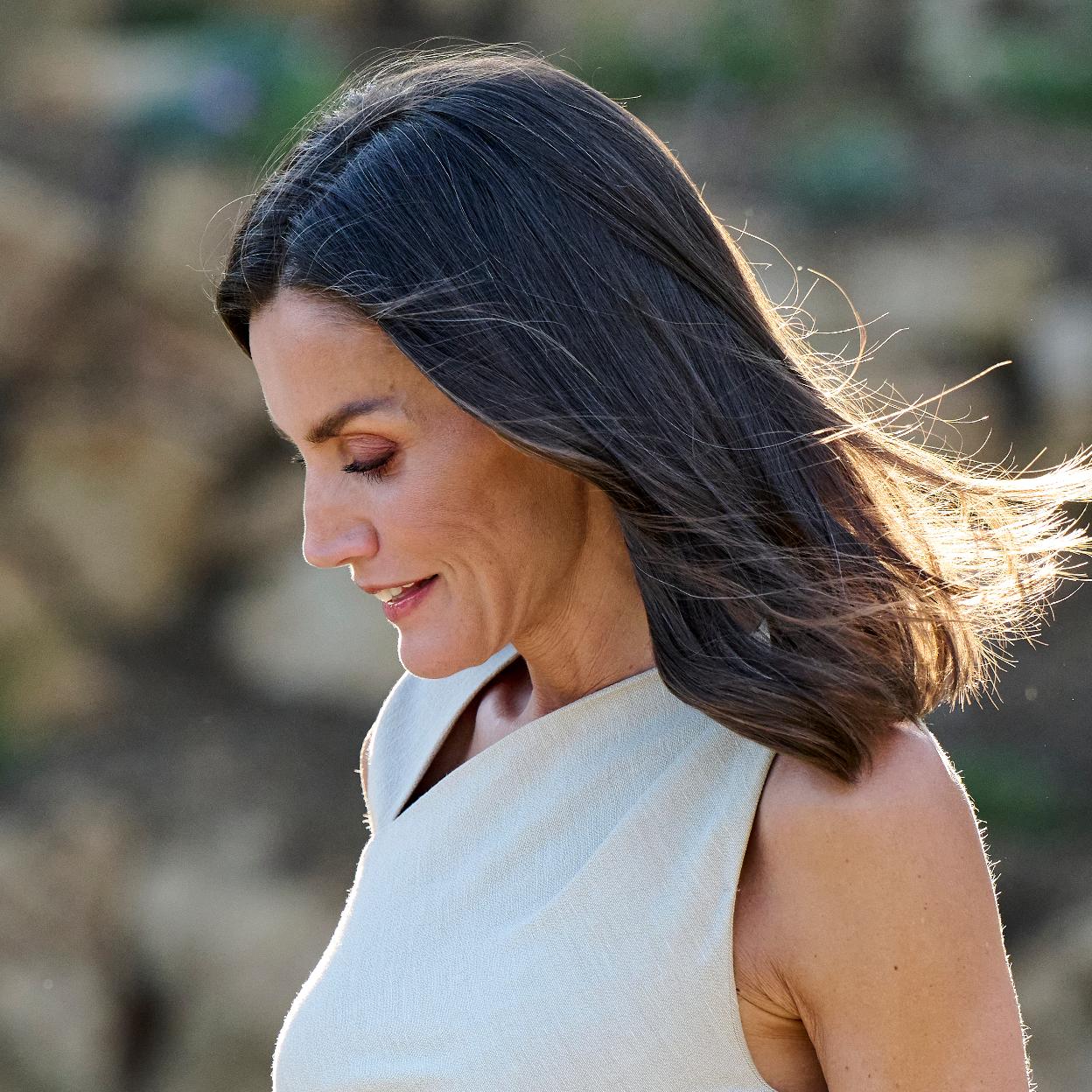 Aunque Casa Real defiende la privacidad del ocio de los reyes, cada tanto tenemos fotos 'cazadas' de Letizia, de cenas o cines por Madrid. 