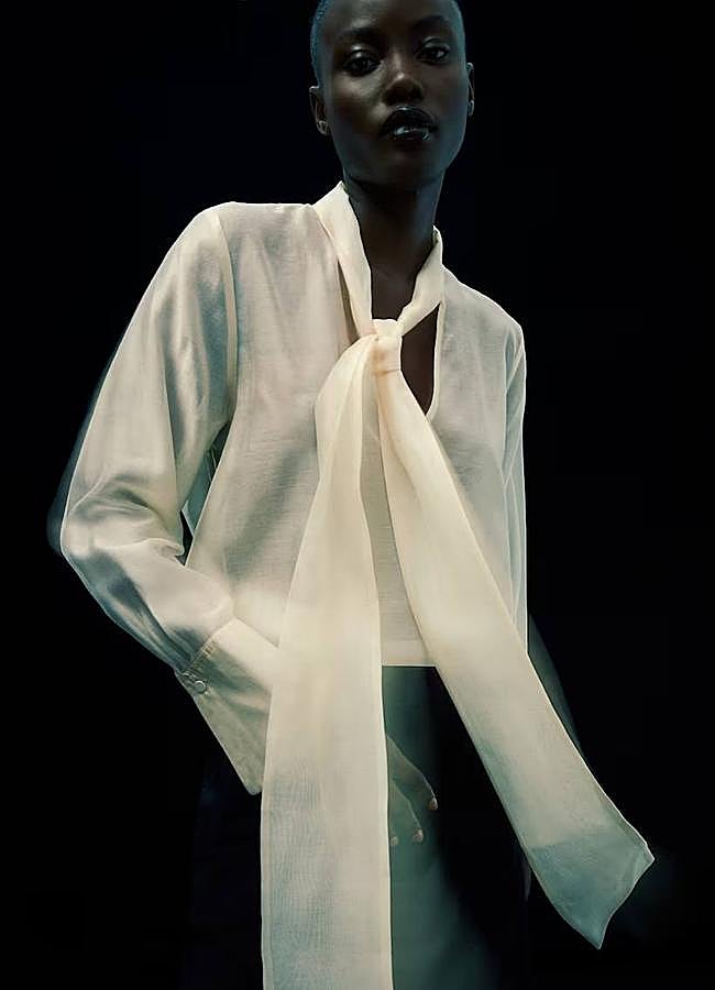 Imagen - Camisa fluida con lazada en el cuello