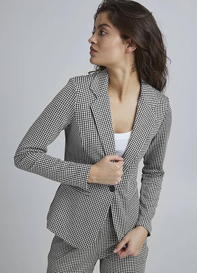 Imagen - Blazer de pata de gallo entallada
