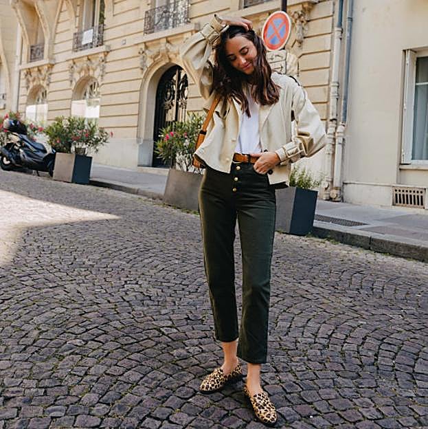 Lo nuevo de Stradivarius: vestidos midi, bolsos negros y muchas compras que adelantan las tendencias de la nueva temporada