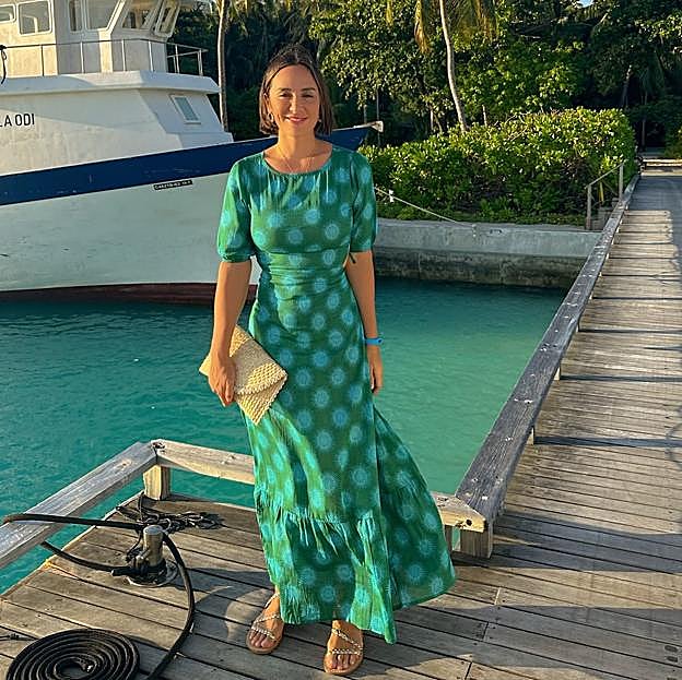 Tamara Falcó con un vestido verde de Babbaki.