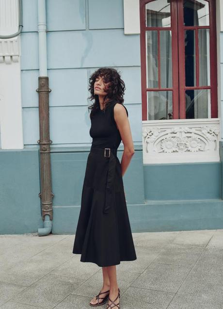 Imagen - Vestido negro de Zara (25,99 euros)