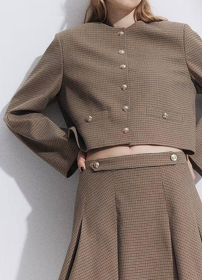 Imagen - Conjunto de cuadros con chaqueta y falda de tablas