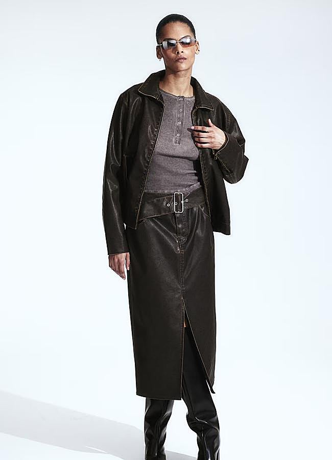 Imagen - Falda midi con efecto vintage de H&M.