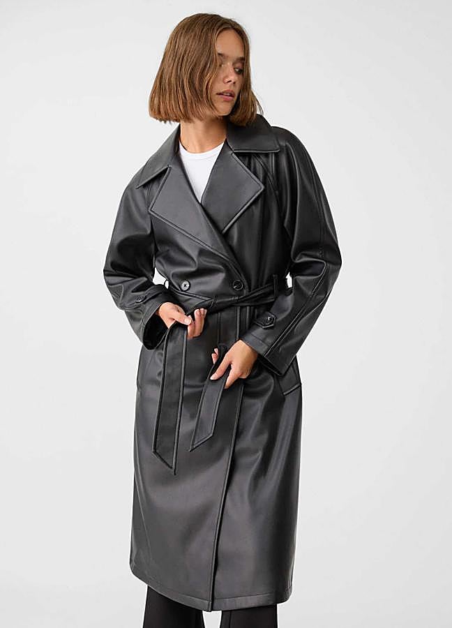 Imagen - Trench larga efecto piel de Stradivarius (49,99€)